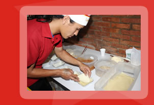 Show pizzerito con pizza, lasagna y galletas para fiestas infantiles.